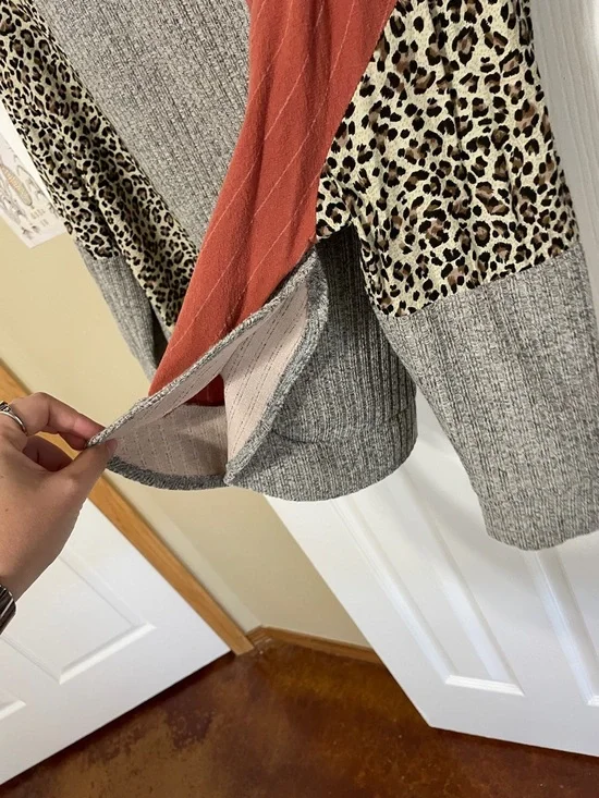 THML Gray Ribbed & Rust Panel Pullover - Picture 4 of 6